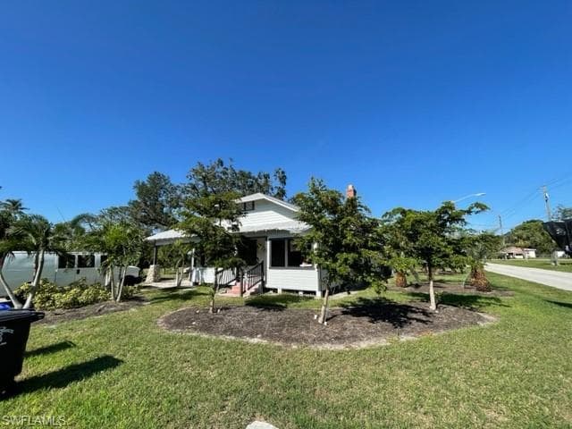 2075 Jeffcott ST FORT MYERS, FL 33901