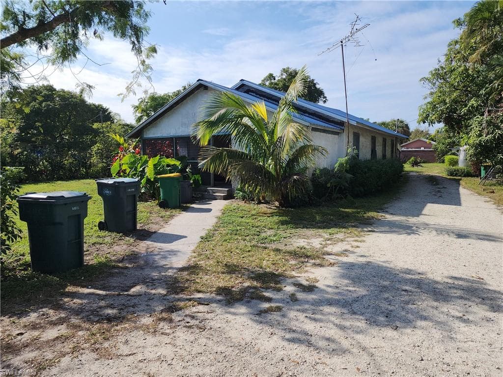 111 S 4th ST IMMOKALEE, FL 34142