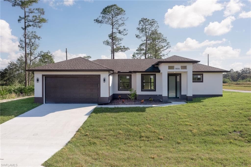 1600 Plumosa AVE LEHIGH ACRES, FL 33972