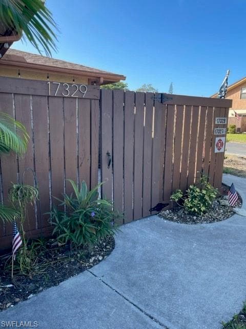 17329 Birchwood LN FORT MYERS, FL 33908