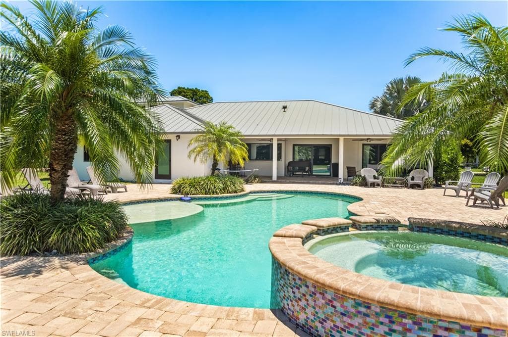 9651 Winterview DR NAPLES, FL 34109