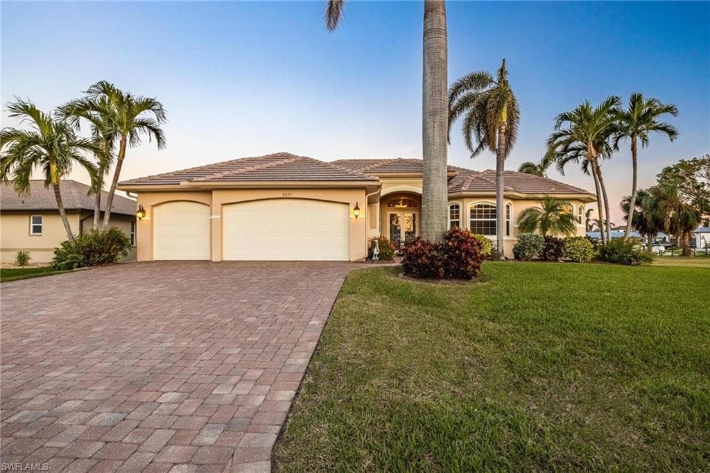 5371 Del Monte CT CAPE CORAL, FL 33904