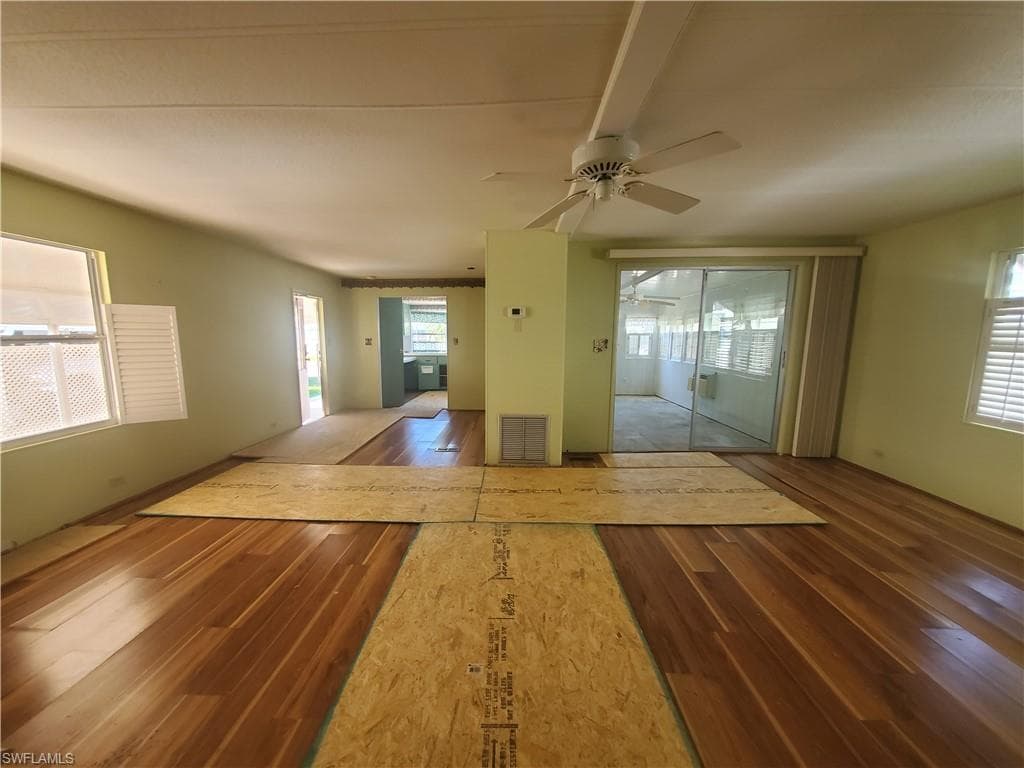 40 Enchanting BLVD E-40 NAPLES, FL 34112
