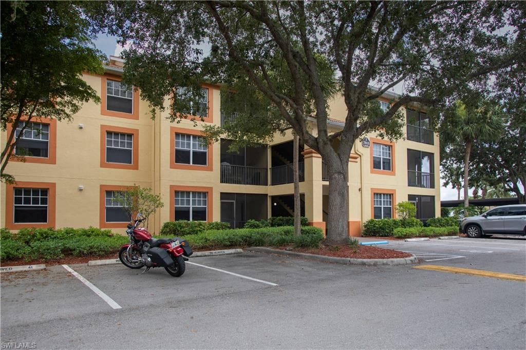 7915 Preserve CIR 232 NAPLES, FL 34119