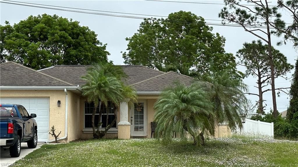 3725 W Gator CIR CAPE CORAL, FL 33909