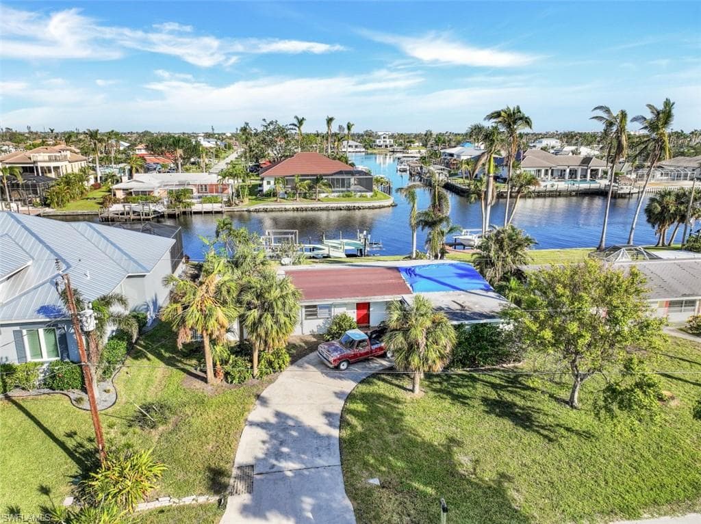 1135 Lucerne AVE CAPE CORAL, FL 33904