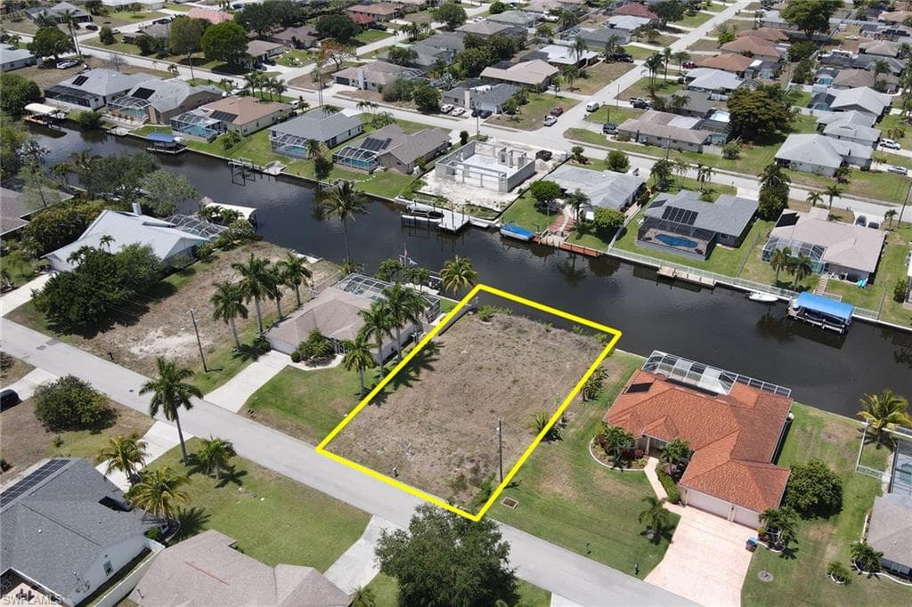 3222 SW 1st PL CAPE CORAL, FL 33914