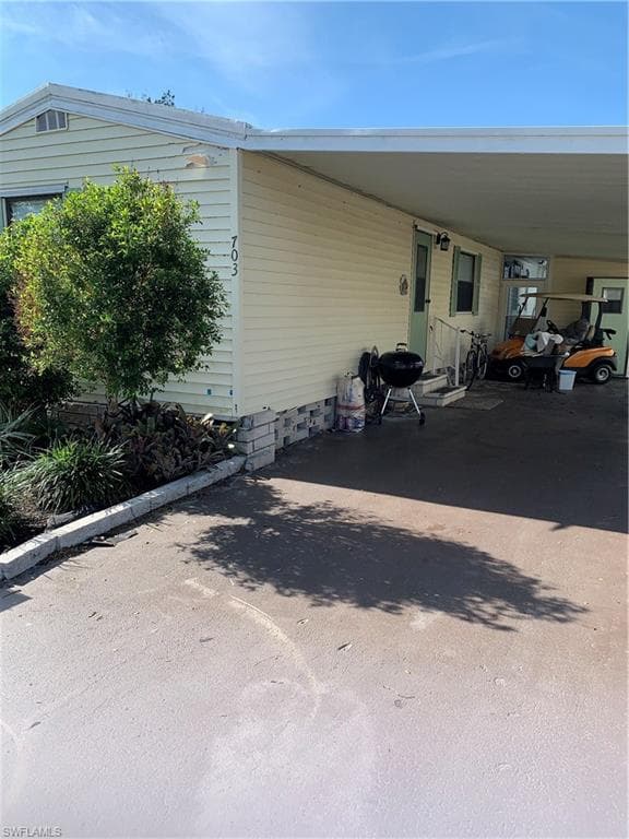 7030 Cobiac DR ST. JAMES CITY, FL 33956