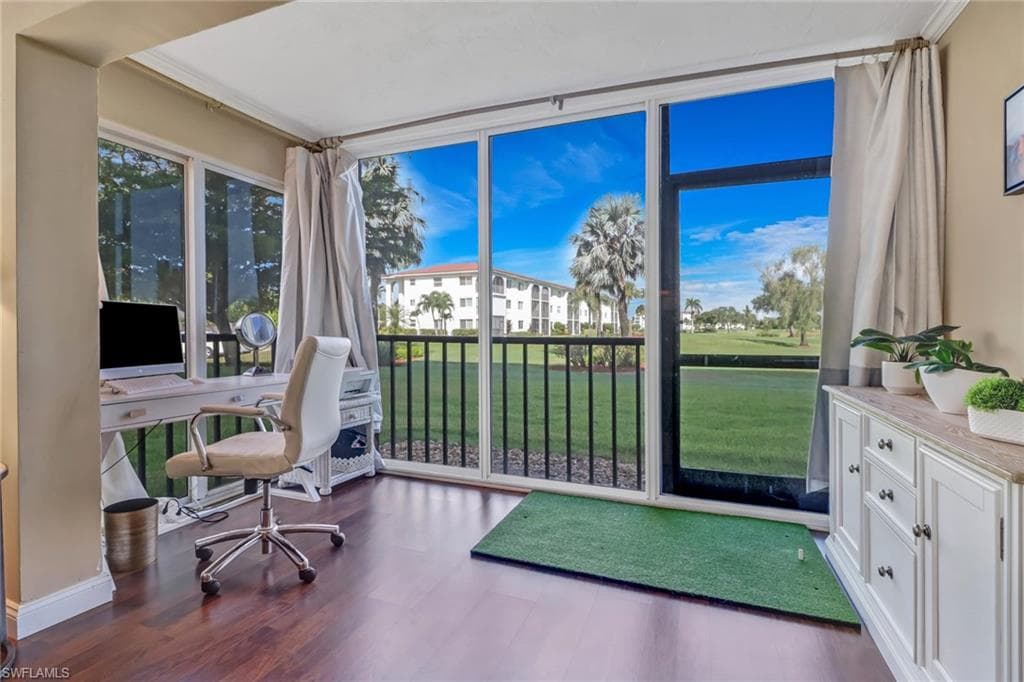 37 High Point CIR E 101 NAPLES, FL 34103