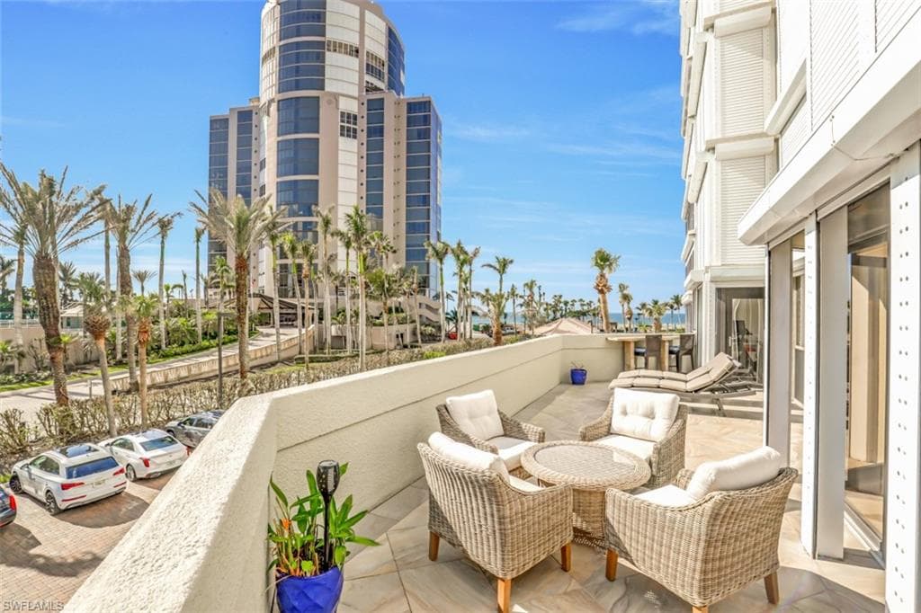 4401 Gulf Shore BLVD N D-207 NAPLES, FL 34103