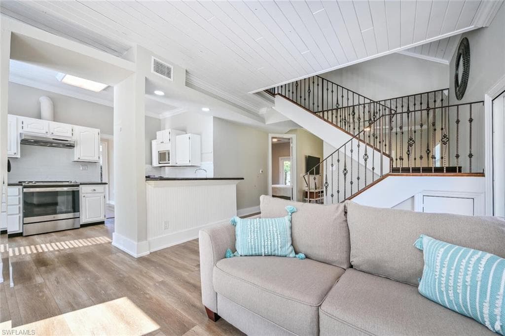 1239 Frank Whiteman BLVD NAPLES, FL 34103