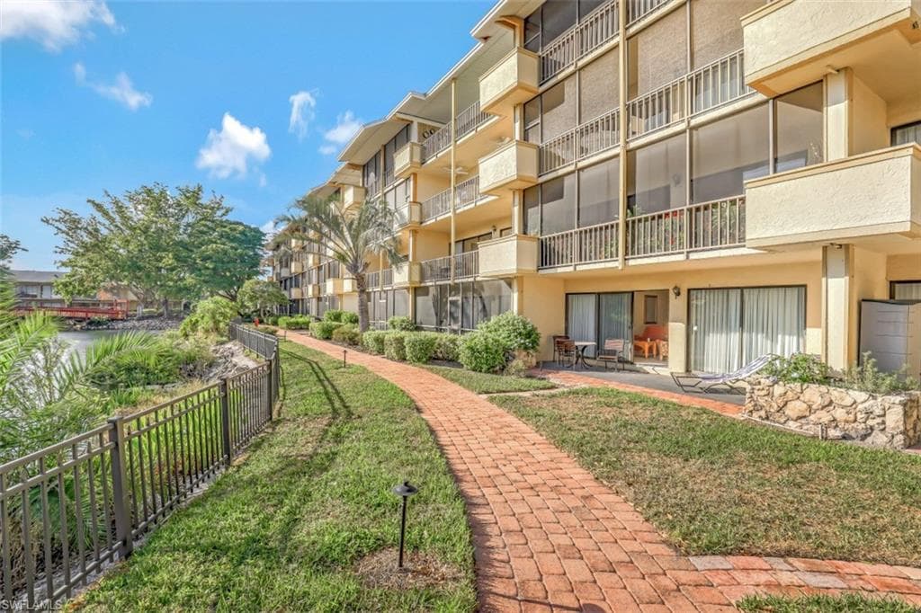 600 Neapolitan WAY 252 NAPLES, FL 34103