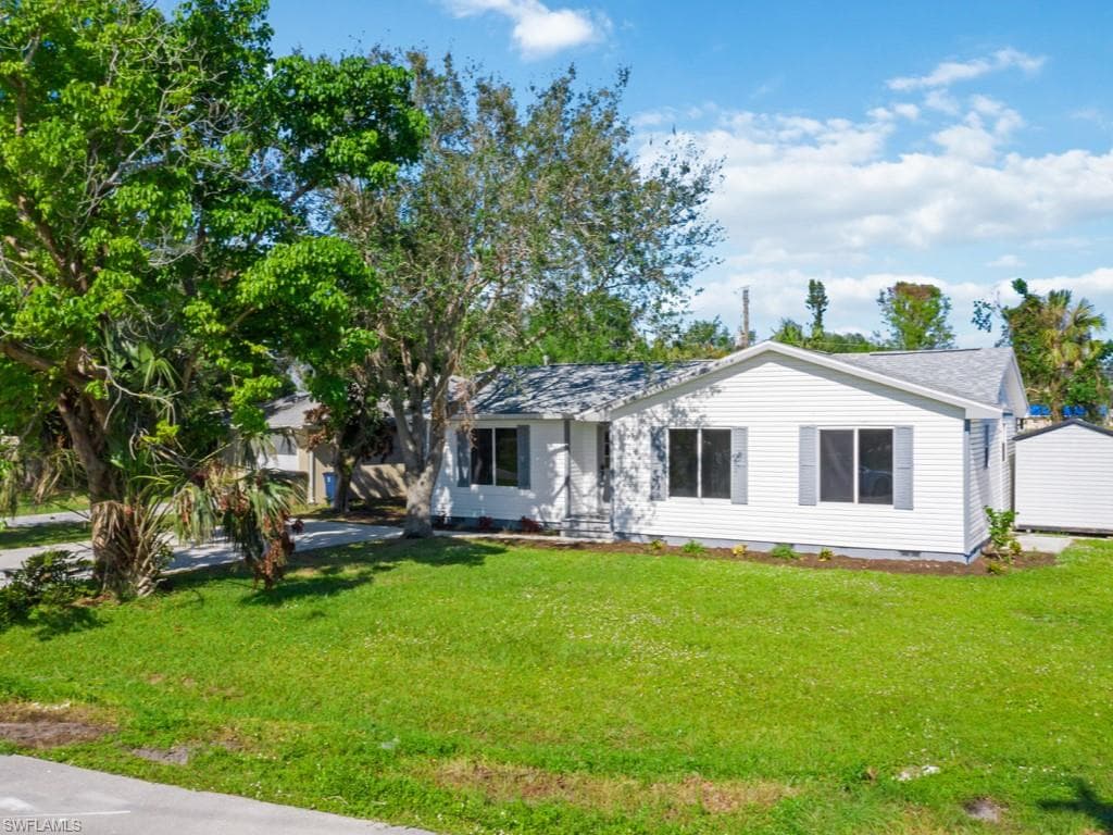 12220 First ST FORT MYERS, FL 33905