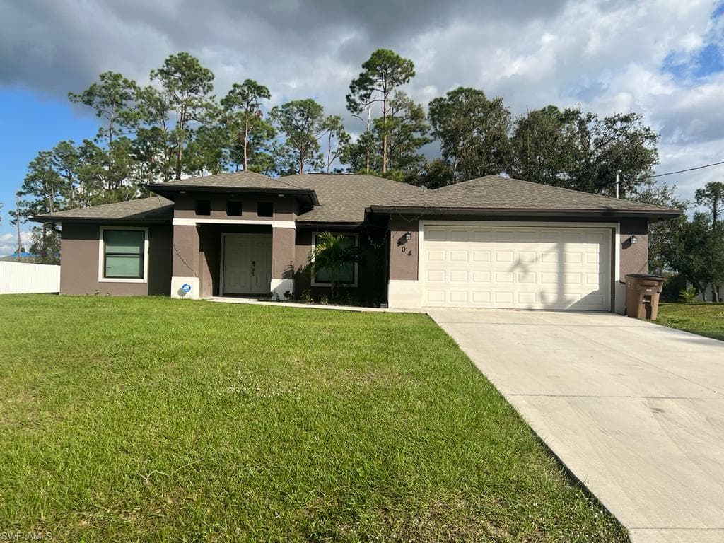 904 Edison AVE LEHIGH ACRES, FL 33972