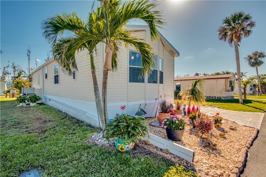 7230 Ladyfish DR ST. JAMES CITY, FL 33956