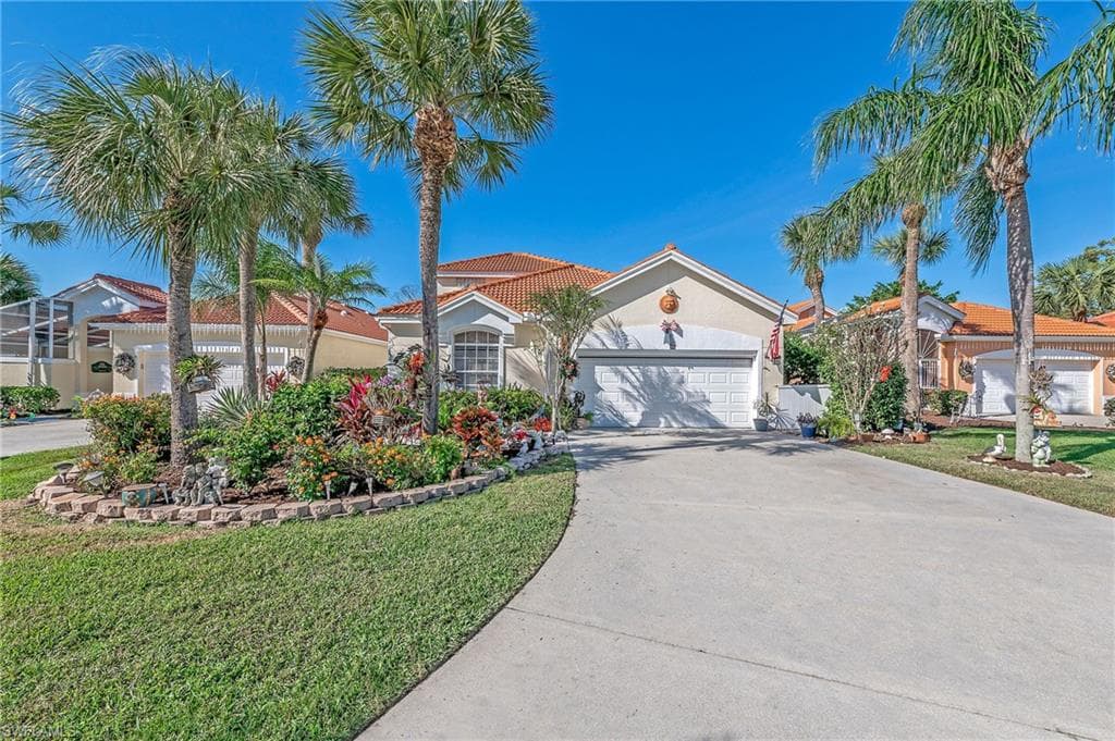 315 Pindo Palm DR NAPLES, FL 34104