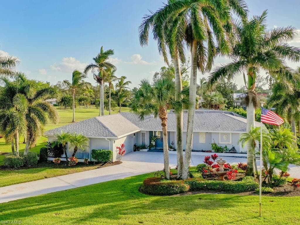 160 Heather Grove LN NAPLES, FL 34113