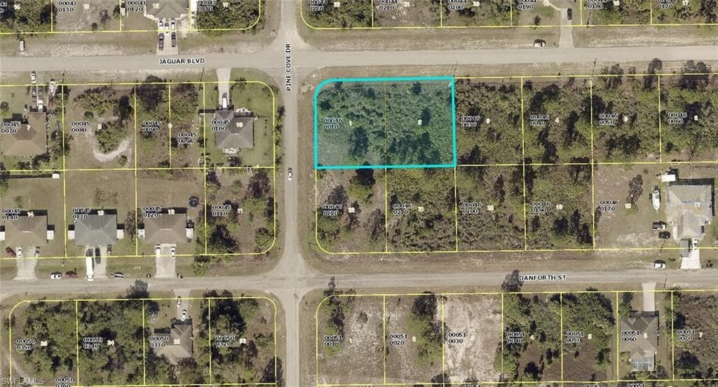 1048/1050 Jaguar BLVD LEHIGH ACRES, FL 33974