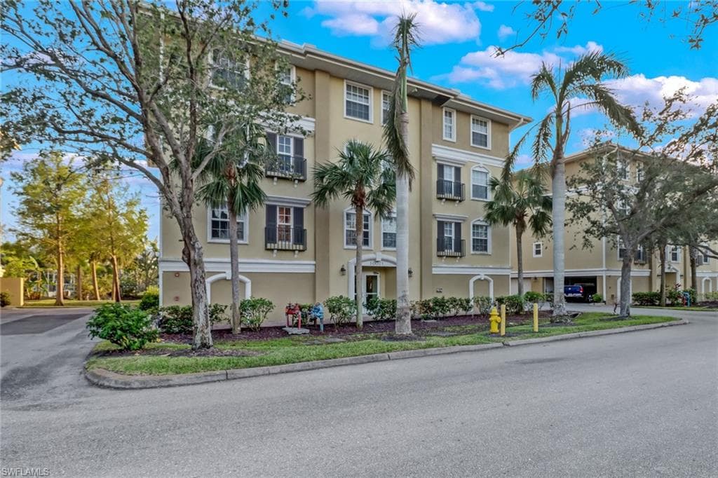 10021 Lake Cove DR 102 FORT MYERS, FL 33908