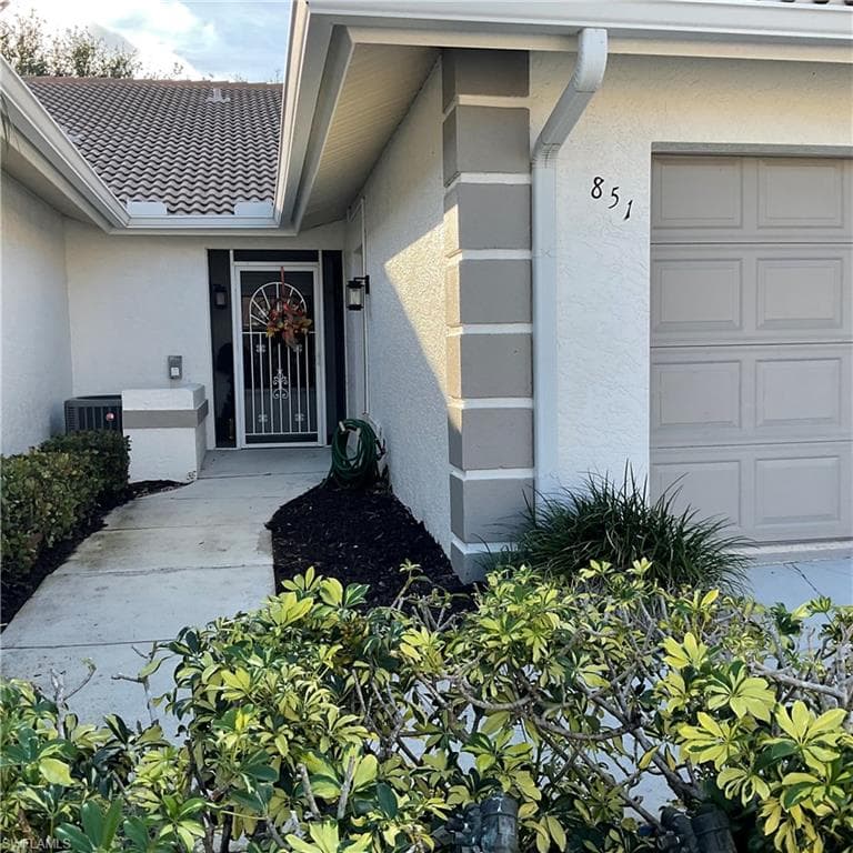 851 MARBLEHEAD DR NAPLES, FL 34104