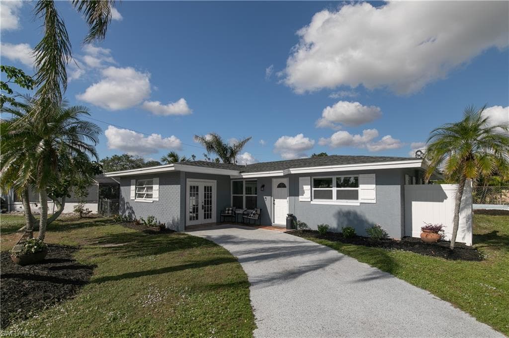 1952 Key CT NORTH FORT MYERS, FL 33903