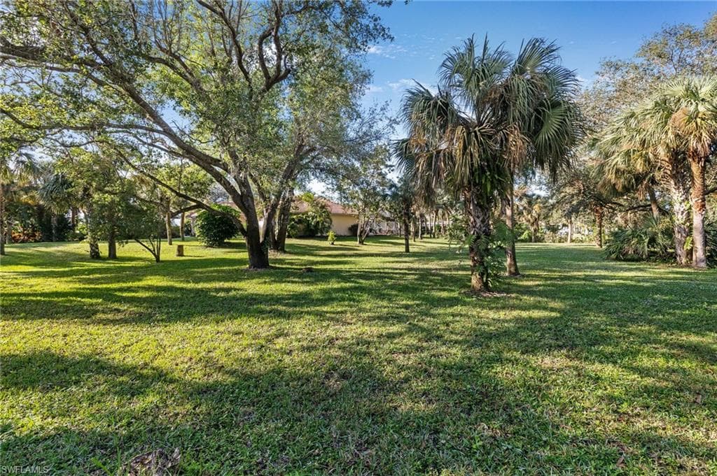 415 Glenn AVE LEHIGH ACRES, FL 33972