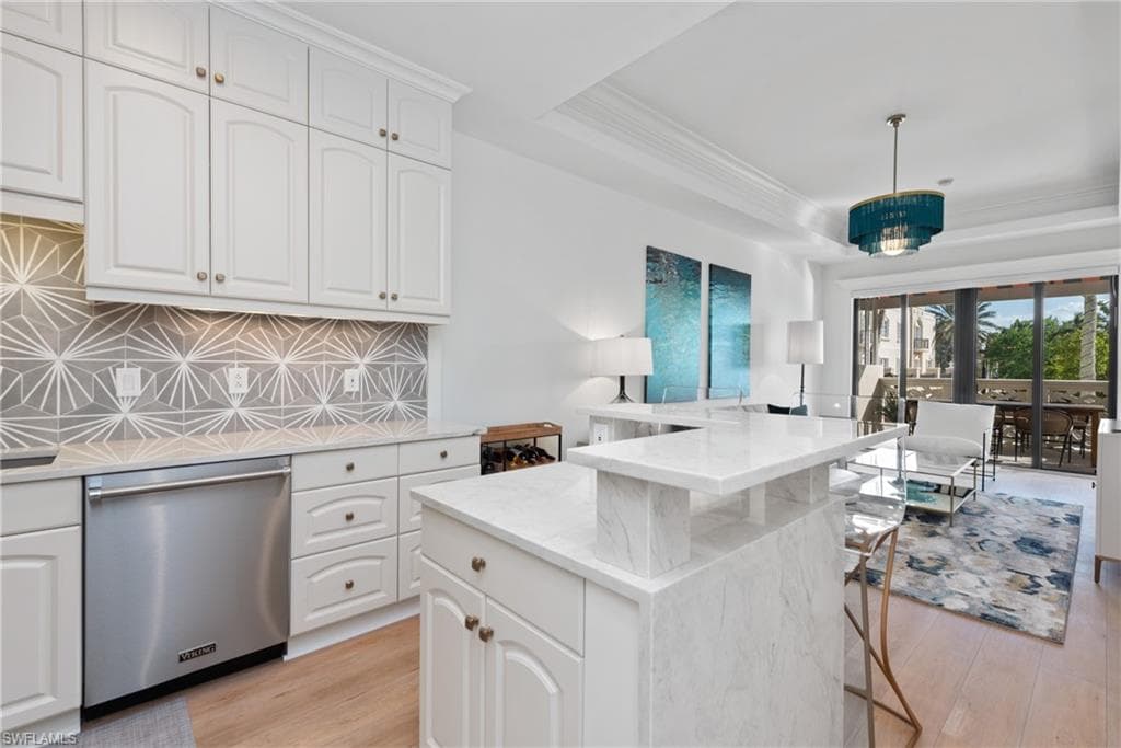 555 5th AVE S 201 PH4 NAPLES, FL 34102