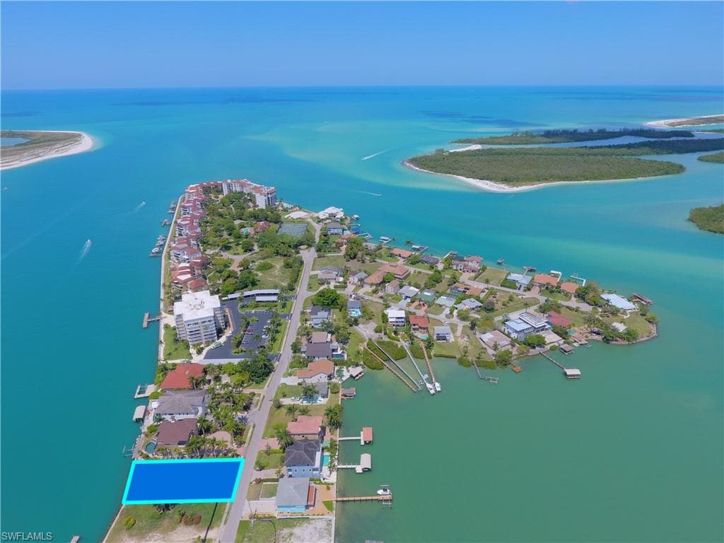 22 Pelican ST W NAPLES, FL 34113