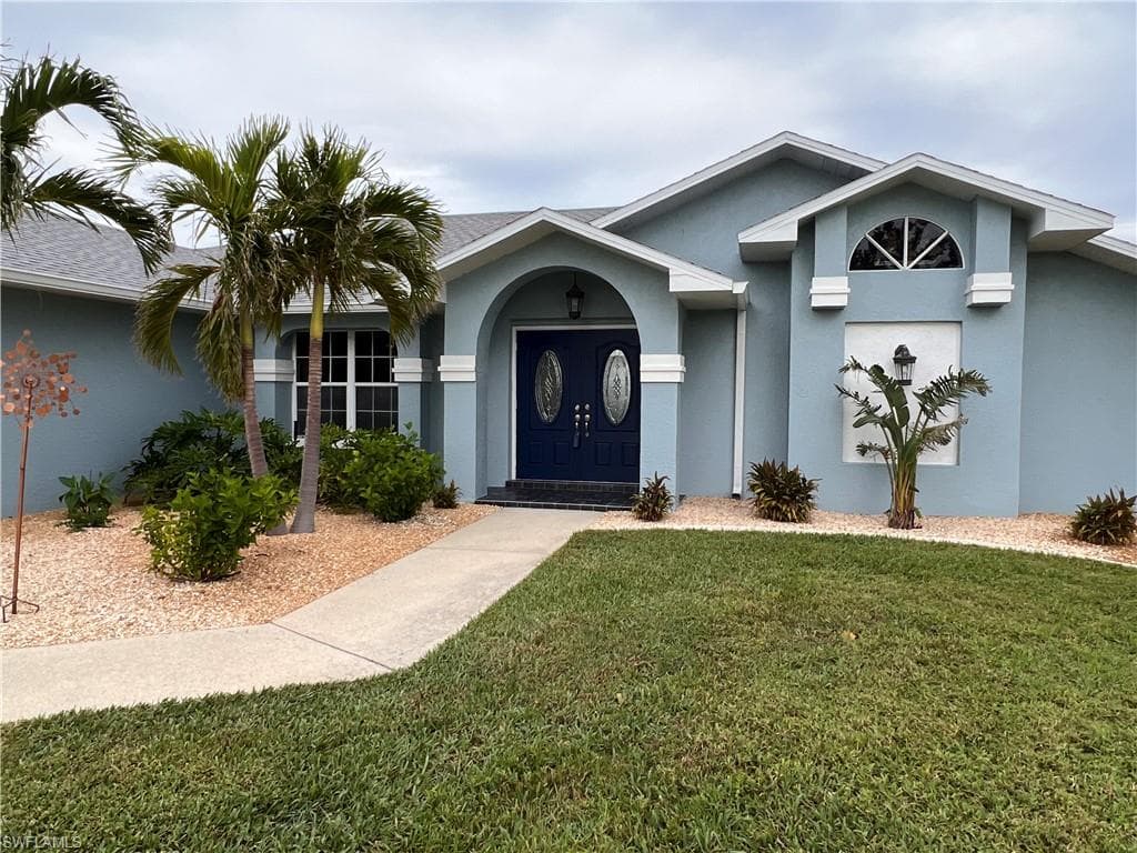 523 SW 40th TER CAPE CORAL, FL 33914