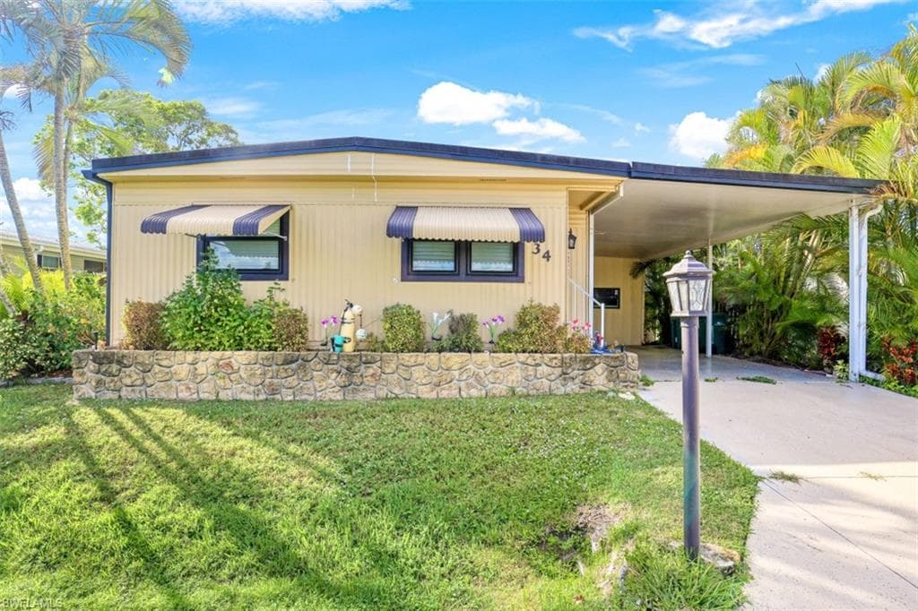 34 Covey LN 34 NAPLES, FL 34114