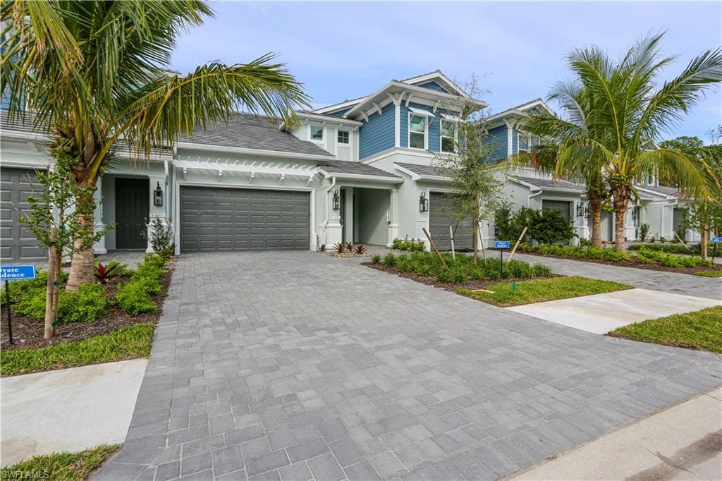 2626 Seychelles CIR 1405 NAPLES, FL 34112