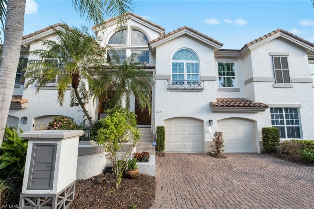 211 Colonade CIR 1903 NAPLES, FL 34103