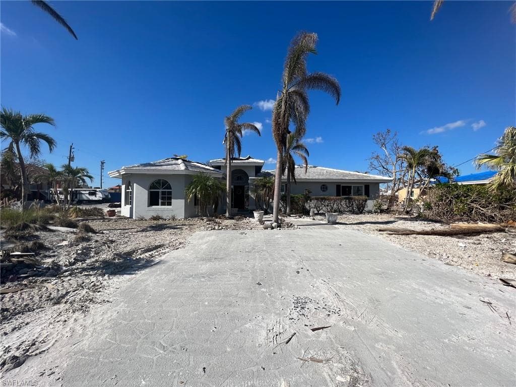 201 Randy LN FORT MYERS BEACH, FL 33931