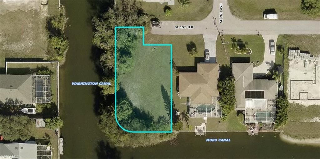 202 SE 1st TER CAPE CORAL, FL 33990