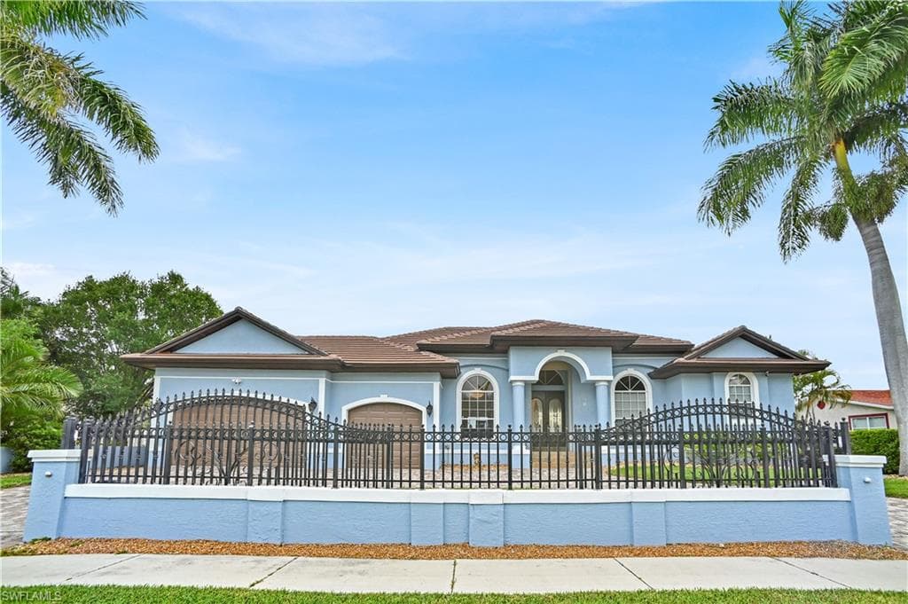 1653 Piedmont CIR MARCO ISLAND, FL 34145