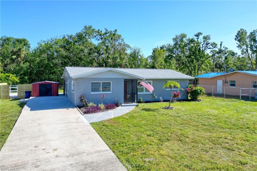 641 Camellia DR NORTH FORT MYERS, FL 33903