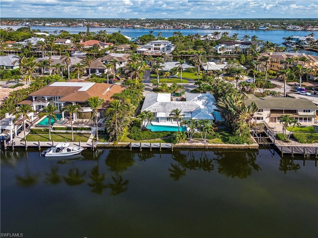1990 7th ST S NAPLES, FL 34102