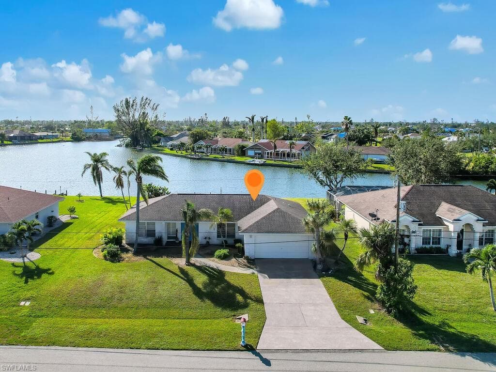 416 SE 24th ST CAPE CORAL, FL 33990