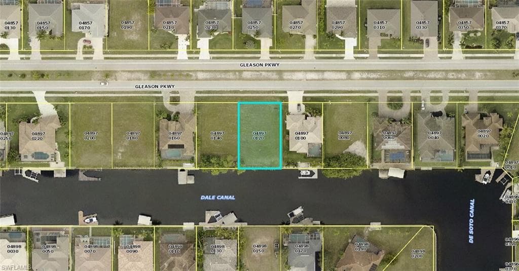 2802 Gleason PKY CAPE CORAL, FL 33914