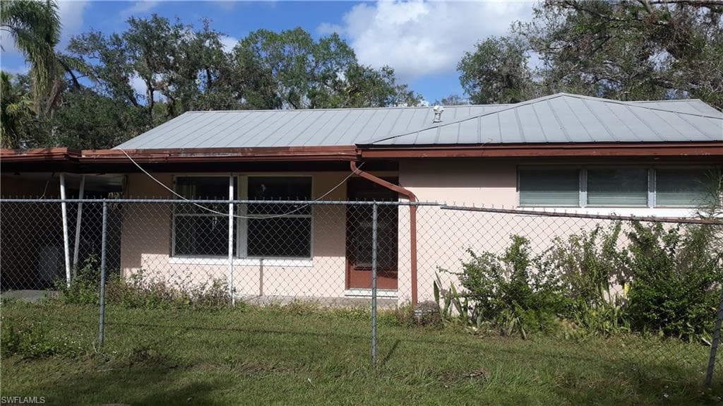 2081 Linwood AVE ALVA, FL 33920
