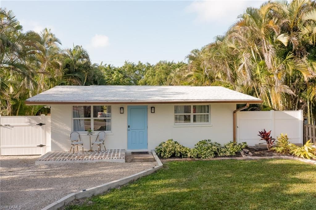 115 7th ST NAPLES, FL 34113