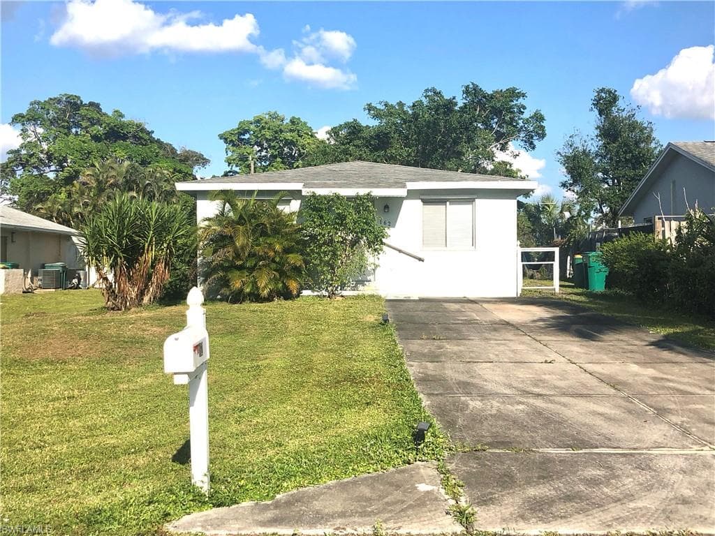 162 5TH ST NAPLES, FL 34113