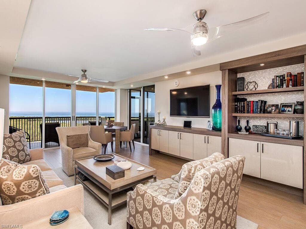6825 Grenadier BLVD 802 NAPLES, FL 34108