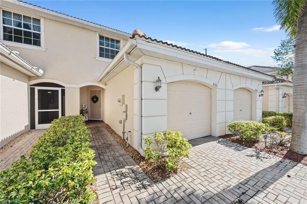8595 Athena CT LEHIGH ACRES, FL 33971