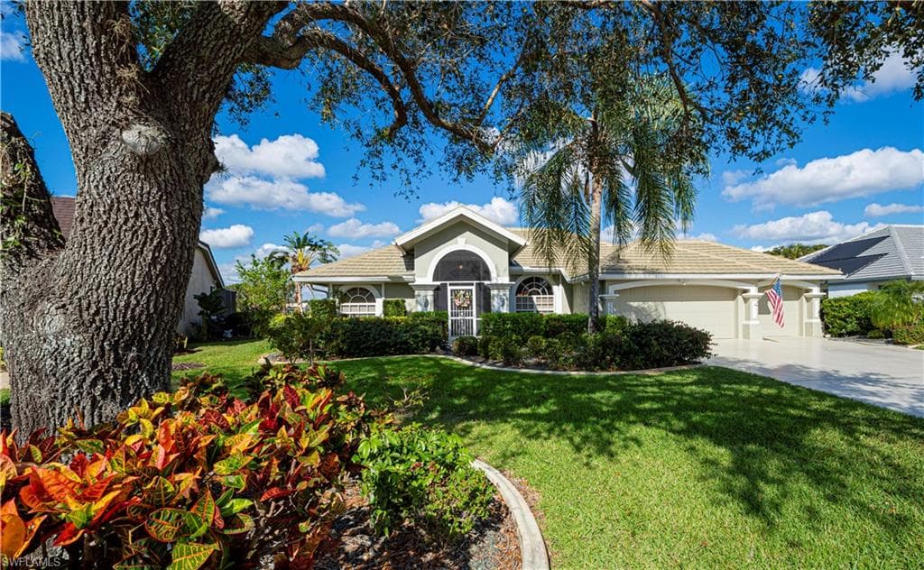 2204 Hampstead CT LEHIGH ACRES, FL 33973