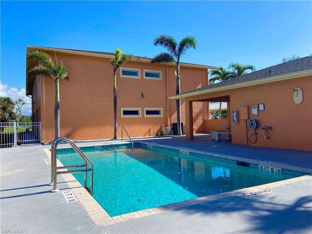 1109 SW 48th TER 2 CAPE CORAL, FL 33914
