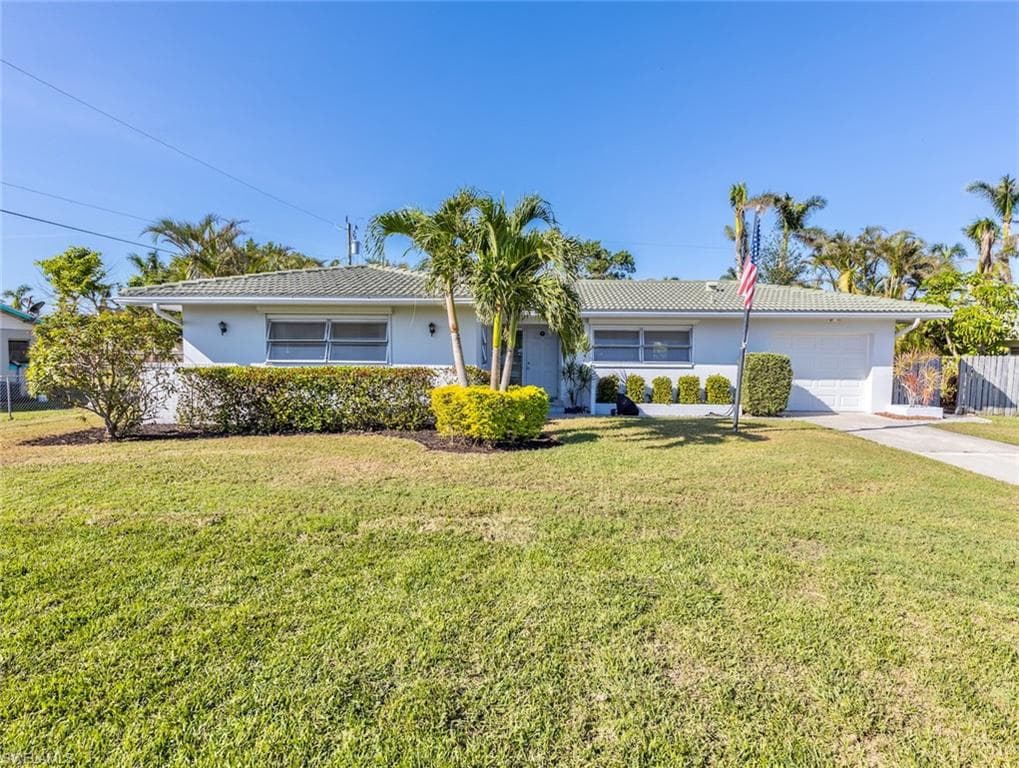 16750 Carmen AVE FORT MYERS, FL 33908