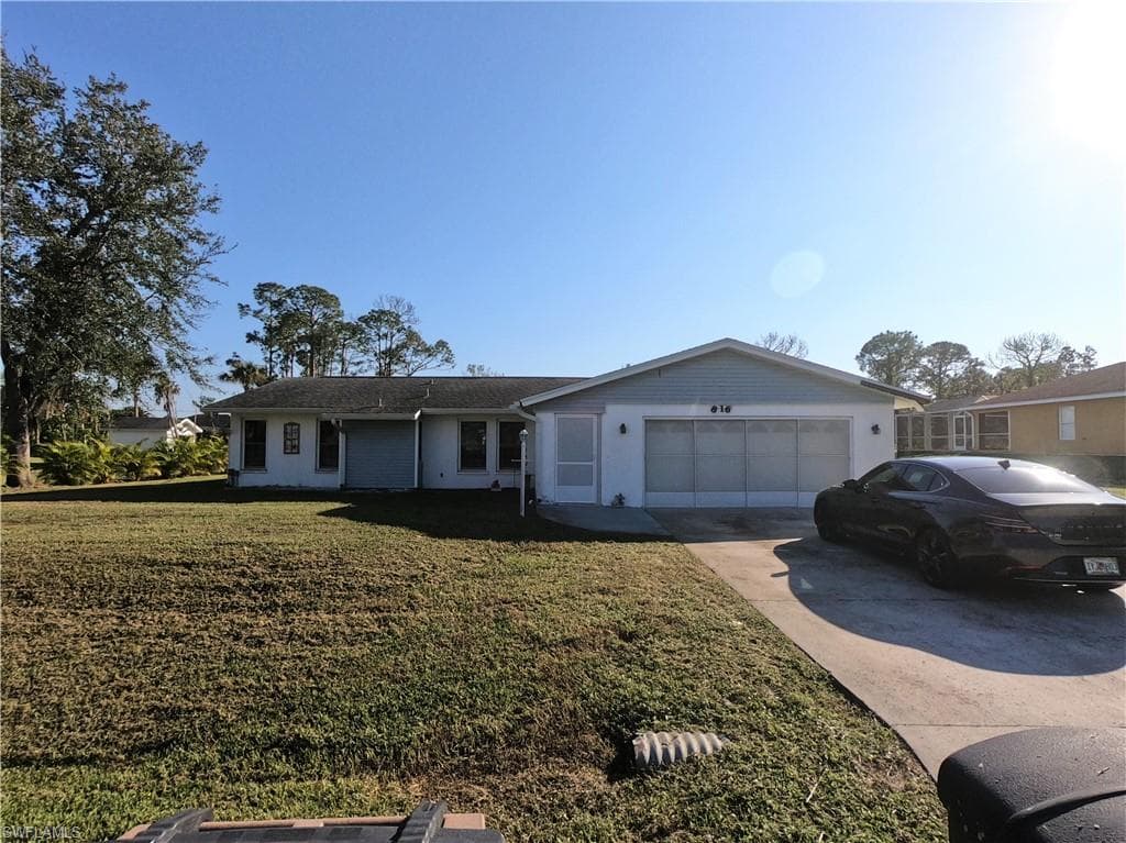 816 Jefferson AVE LEHIGH ACRES, FL 33936