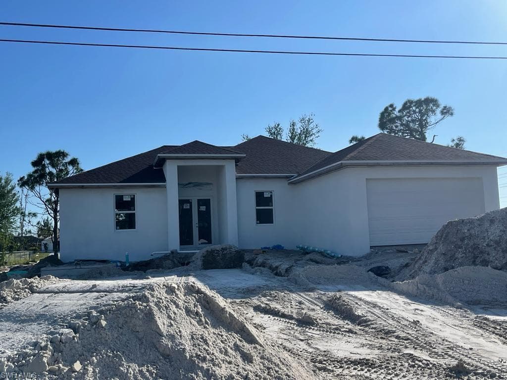 2252 1st ST CAPE CORAL, FL 33991
