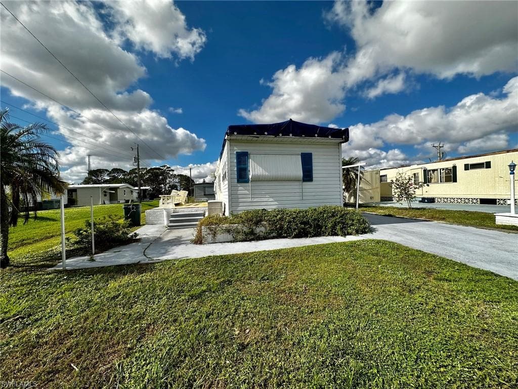 802 Homefolks ST NORTH FORT MYERS, FL 33917